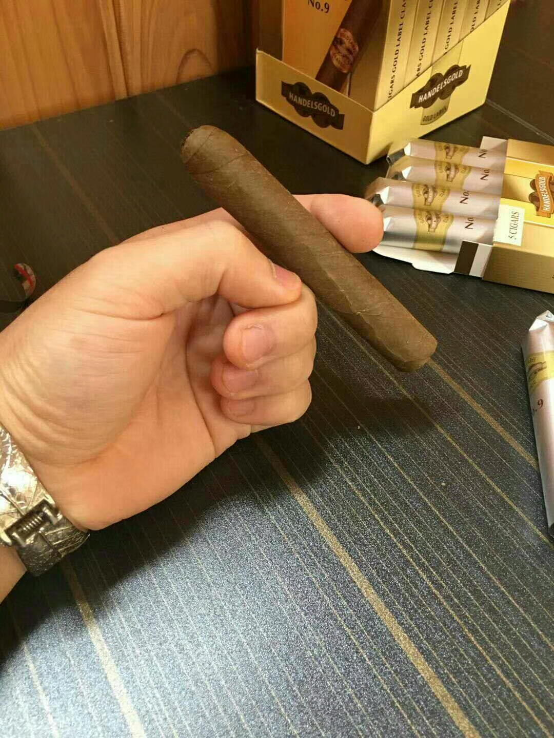 国外最贵的香烟多少钱一包,国外最贵香烟多少钱一包