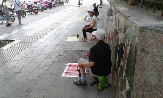 “我朋友死的那一天,还有人在骗他的钱”