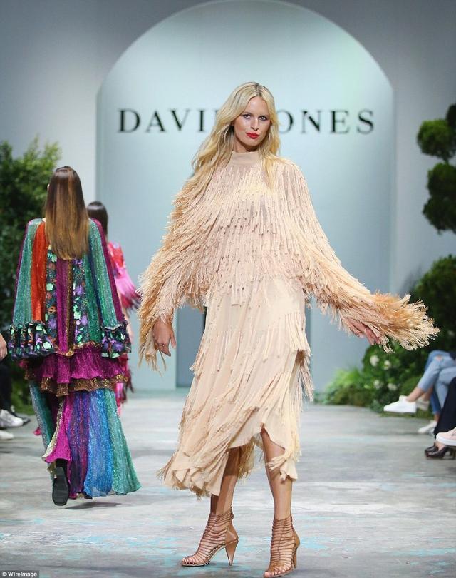 往年精彩回顾维密能否东山再起,维密巅峰时期众神时代视频