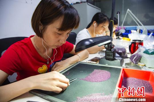 “世界人工宝石之都”广西梧州借力“一带一路”扬帆远航