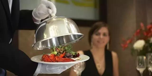 菜品和酒水毛利多少合理,在饭店怎么推销菜品和酒水