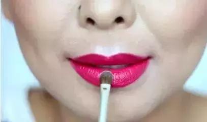 厚唇涂口红的正确方法,口红怎么涂才最好看最自然