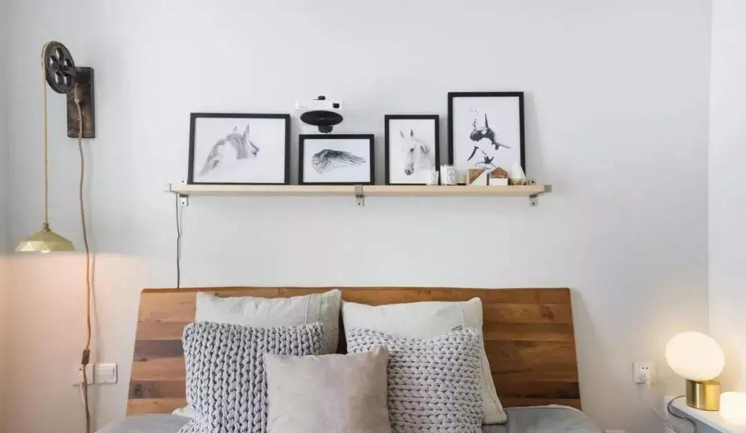 卧室太小放不了床头柜,卧室太小放不下两个床头柜怎么办