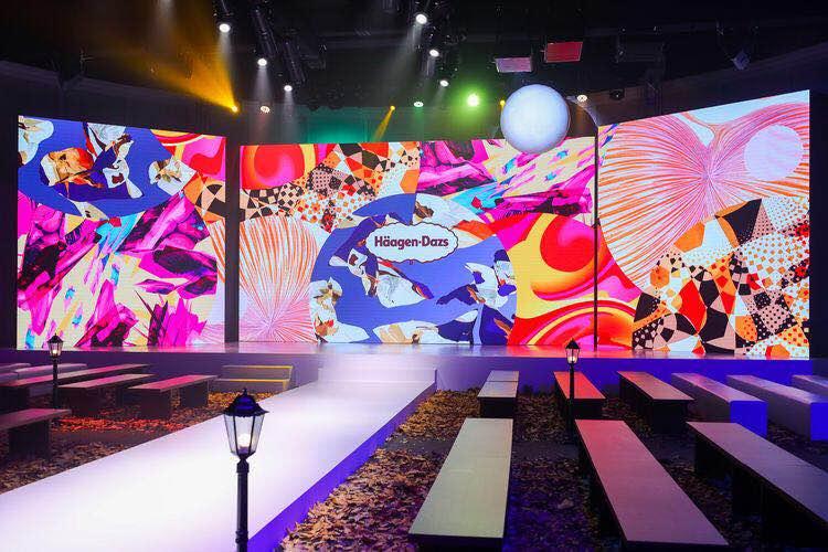 甜美迪丽热巴现身哈根达斯,迪丽热巴出席哈根达斯