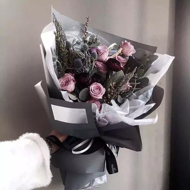 情人节玫瑰花语和图片大全,不同颜色玫瑰代表的花语