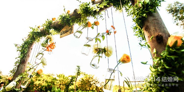 草坪婚礼怎么避免下雨,草坪婚礼下雨怎么办