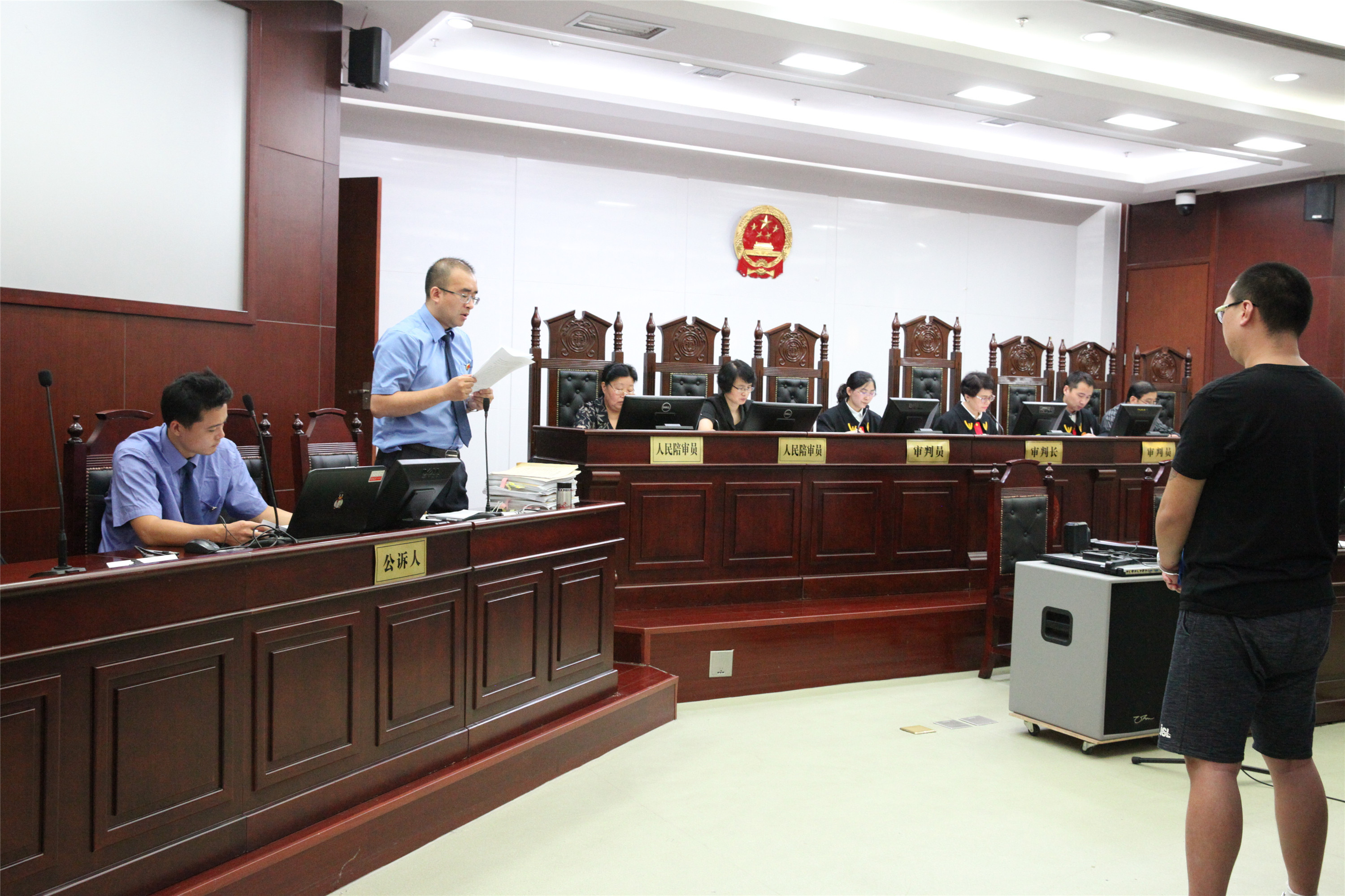 小动物当宠物涉嫌犯罪,野生动物被作为商品的案例