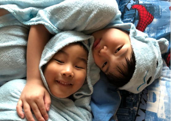 苏醒和女朋友吻戏视频,苏醒和女友拥抱