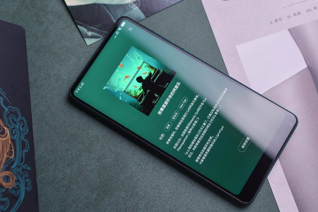 小米青花瓷至臻版,小米翡翠色手机