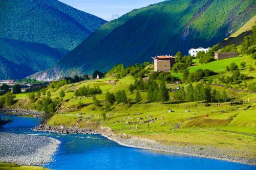 川西九寨沟稻城亚丁四姑娘山路线,四姑娘山稻城亚丁4天自驾游攻略