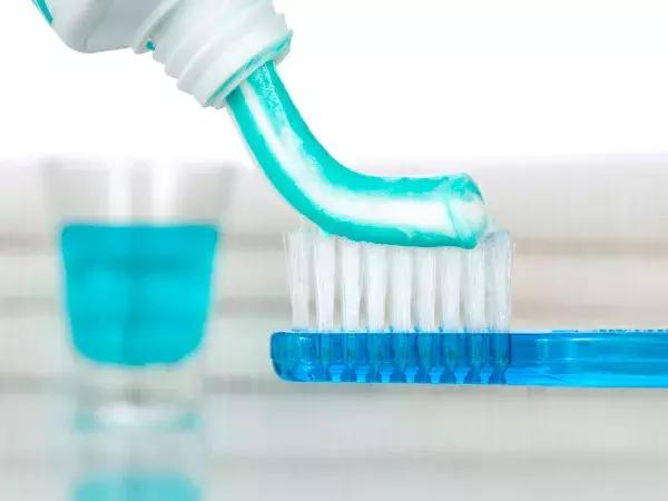 牙刷必须3个月换一次吗,牙刷一定要三个月换一次吗