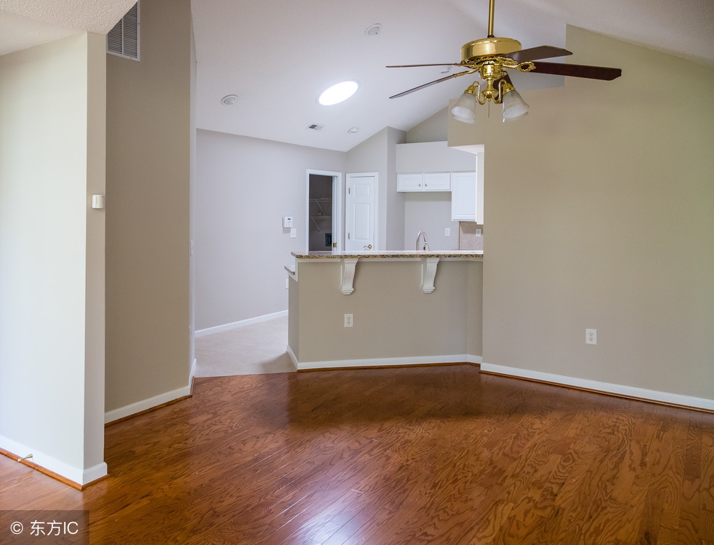 地板用实木好还是实木复合板好呢,地板实木复合好还是强化板好