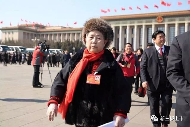 她被称中国第一美女身价过亿,老干妈一年卖出六亿瓶