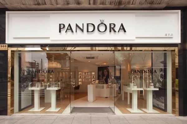 Pandora｜串珠生意难做啊！CEO：溜了溜了……