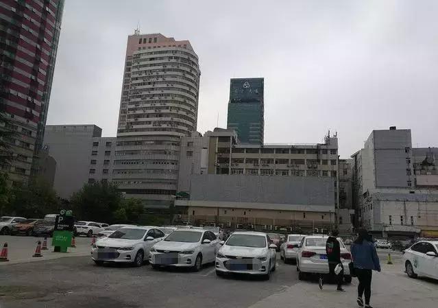 张近东和苏宁现状,张近东说苏宁小店烧钱100亿视频