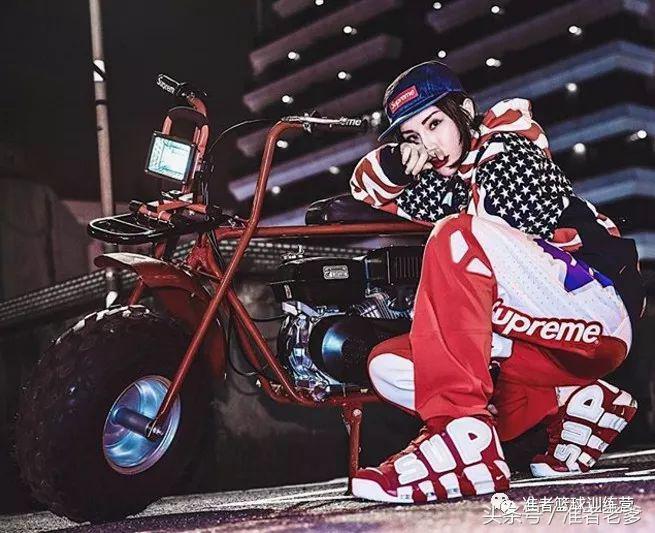 胸部撑起一滩水！被开价50万一晚，她是台湾超致命的Sneaker女孩