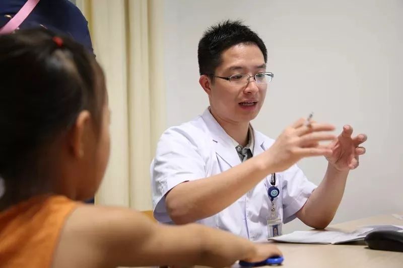 浙大儿院舒强教授、龚方戚教授名医团队工作室落户长兴！