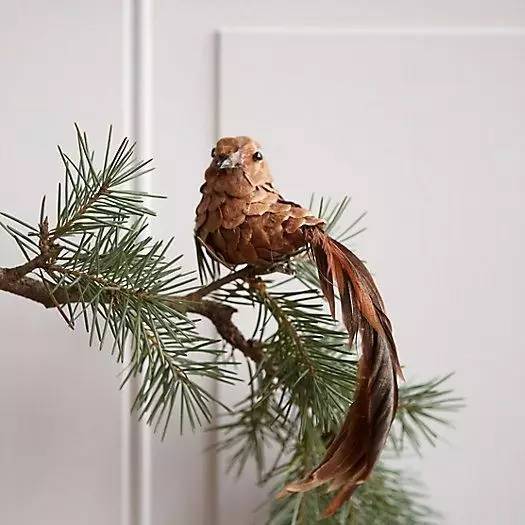 用松塔做的创意吊饰,松塔加树枝创意手工吊饰