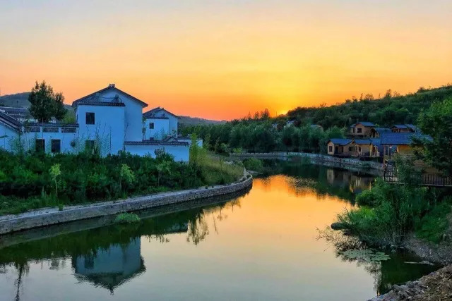 所有人周末陪伴孩子一起玩耍,一群人周末去玩什么