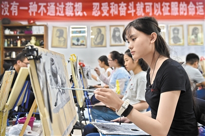 暑期班兴趣班采访,兴趣班现象采访