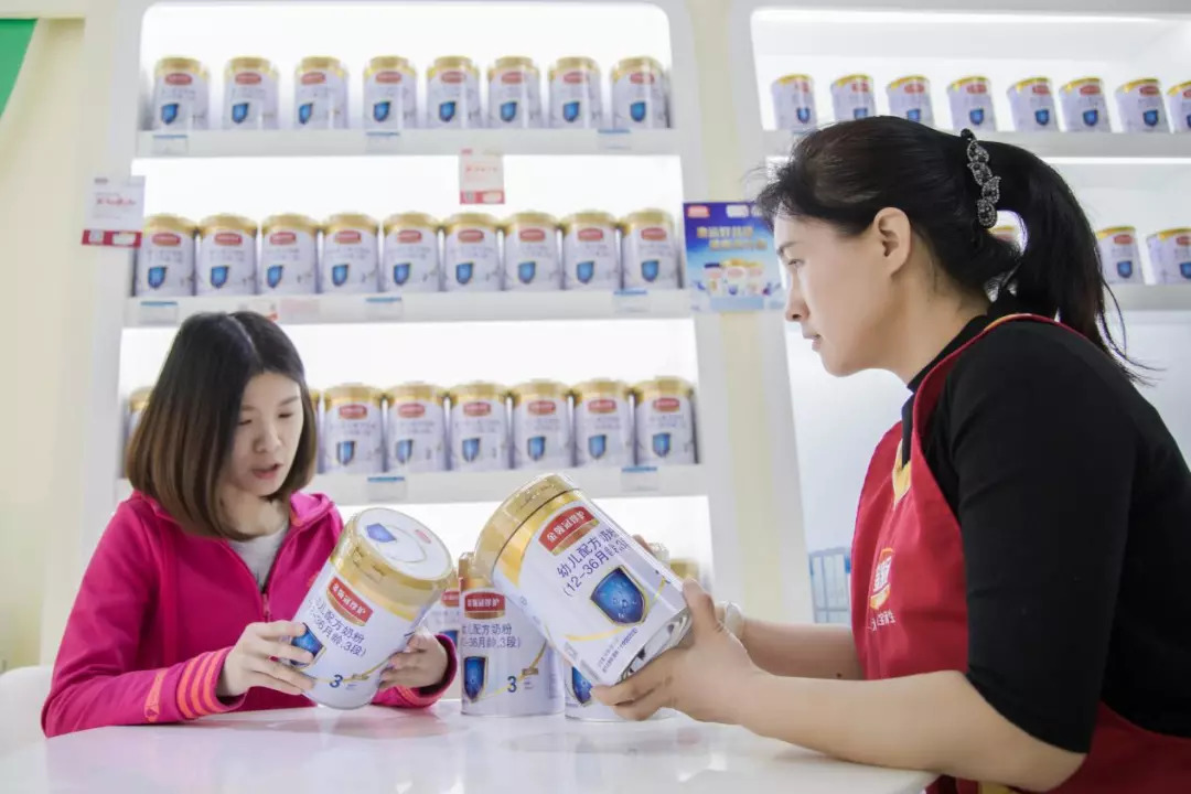 这家企业16年母乳研究,超70%国标线严苛品质,成就奶粉届标杆!