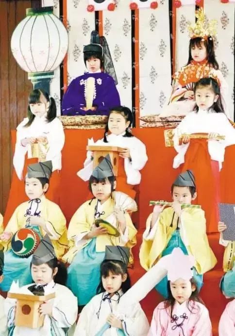 日本在鼓励生育的政策,日本鼓励生育有多疯狂