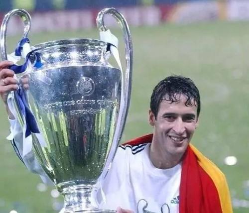 伯纳乌王子劳尔简介,劳尔在伯纳乌完整版