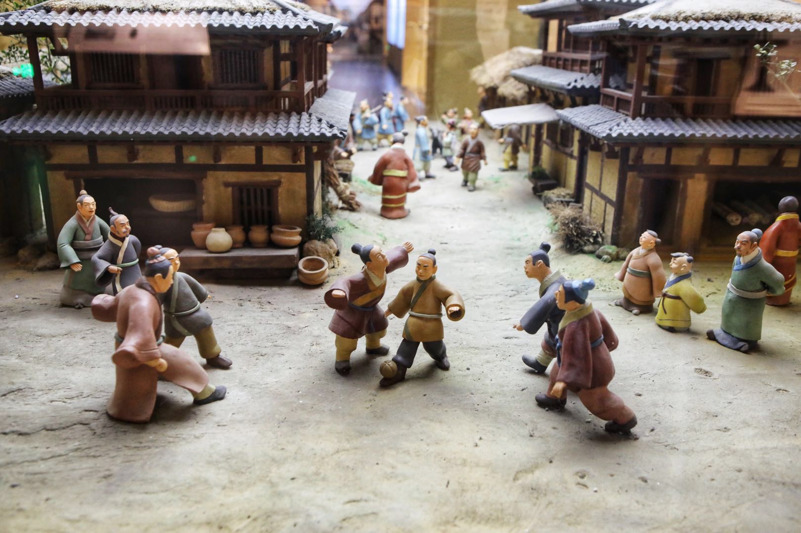 足球最早发展时间地点,足球的历史起源是哪个国家