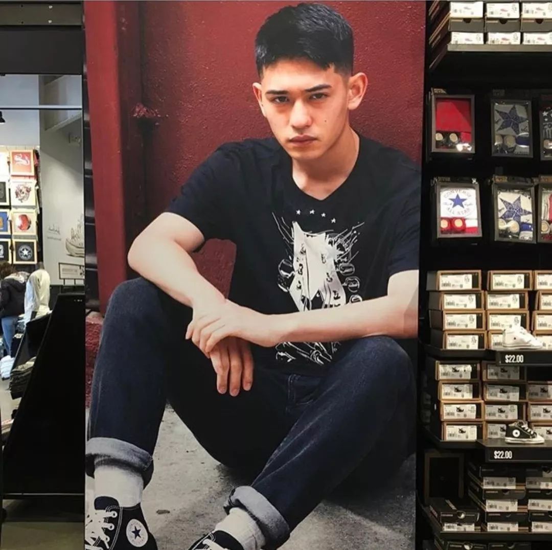 跟着他穿T恤，闭着眼睛都能选到对的款