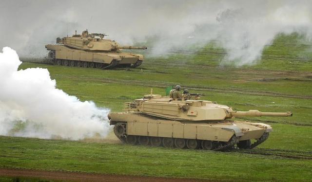 t72主战坦克比赛,t-72主战坦克被击中后瞬爆