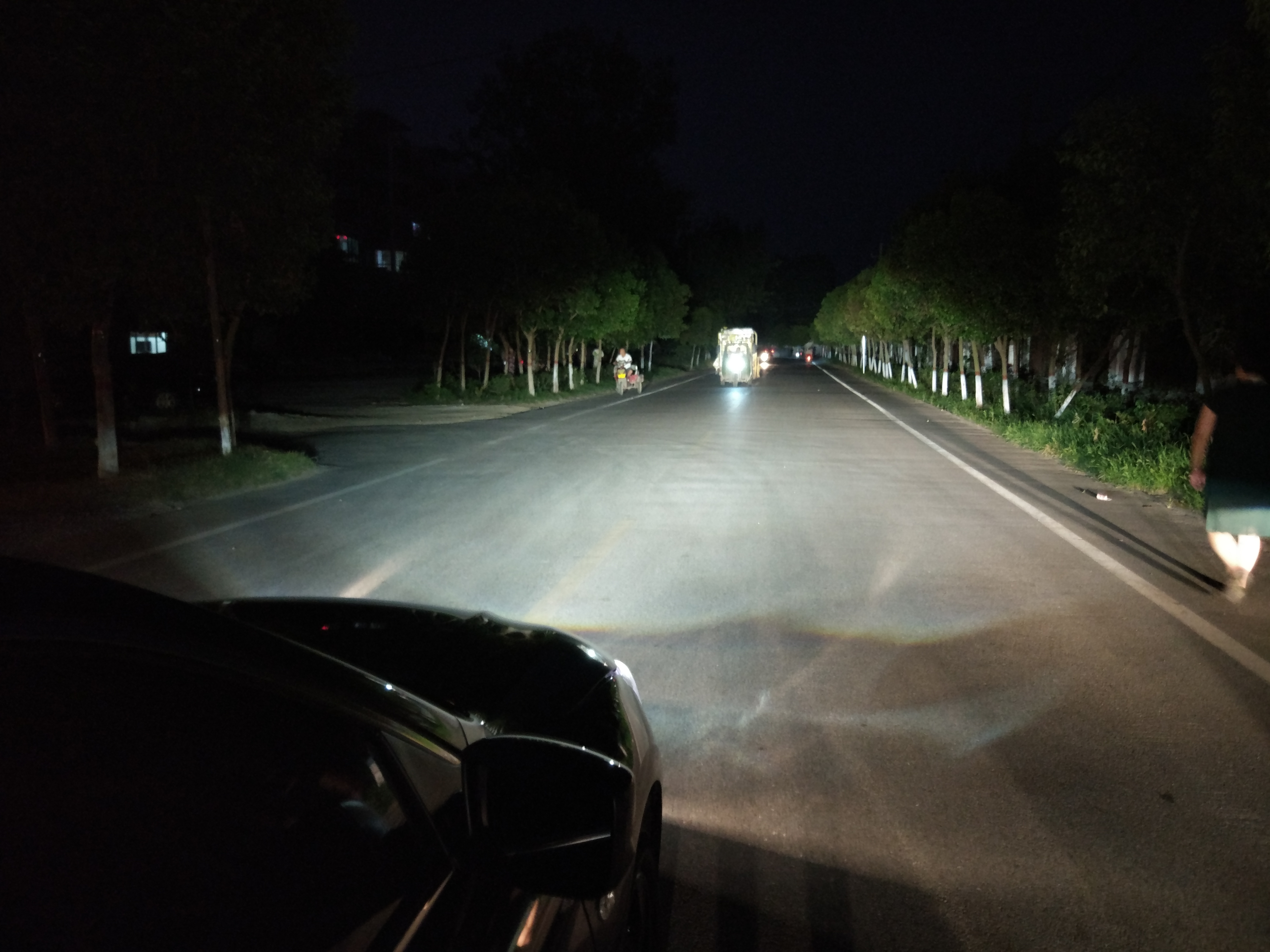 邓州专业改灯汽车灯光升级,led激光灯改装雅阁