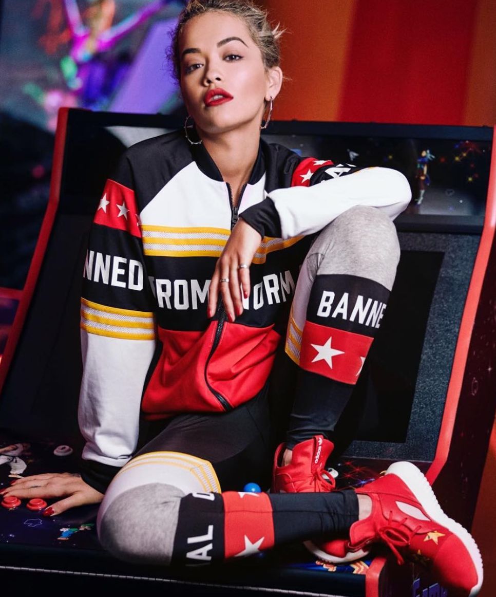 崇尚自由的RitaOra,百变穿衣打破界限