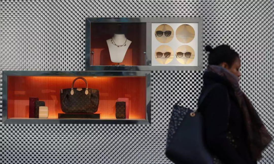 免费鉴定真假奢侈品,揭露奢侈品海外代购造假