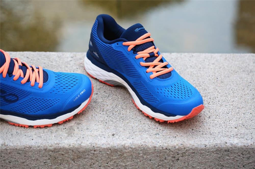 咕咚厚底跑鞋测评,299超轻软底跑鞋