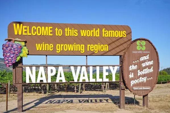 美食美酒品尝之旅,美食美酒🥂