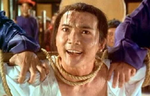 电影里他是让李连杰感到头痛的人物,把反派演绝不说,关键还能打