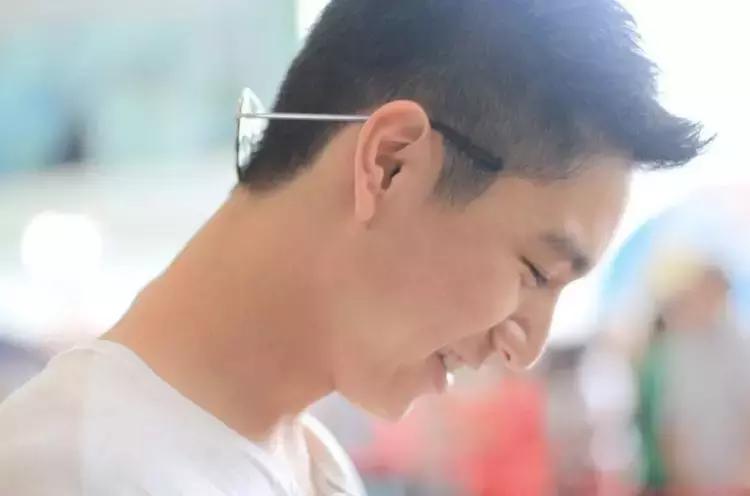 TVB小鲜肉凭处境剧“师生恋”人气急升无悔当初放弃学业入行