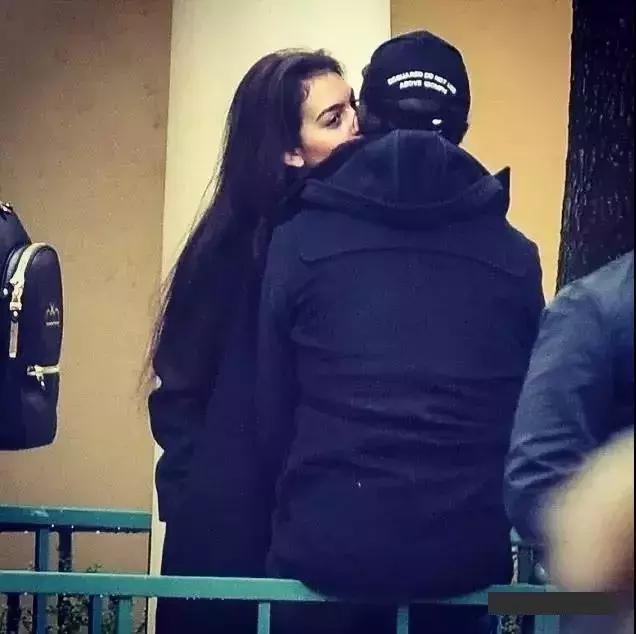 她用蜜桃臀彻底征服C罗，这个亿万少女的情敌竟是个灰姑娘？！