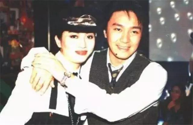 逃学威龙三部曲哪部最好看,逃学威龙的3个经典