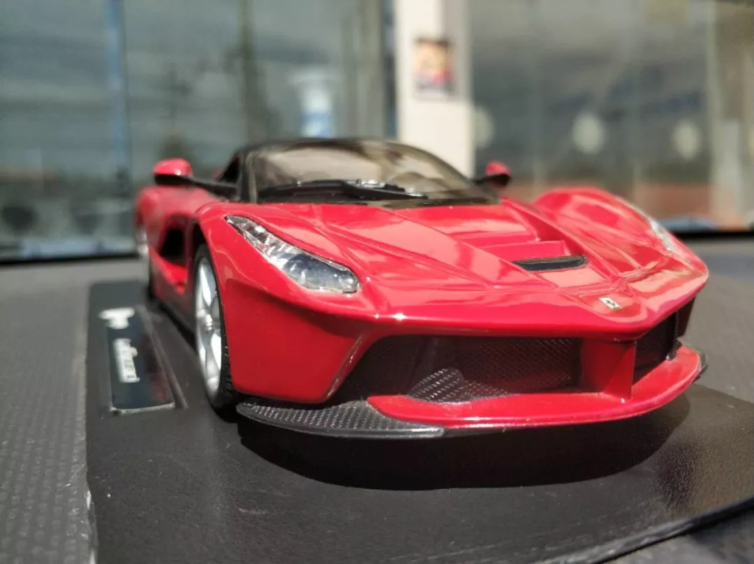 绝色超跑倾城“红”颜