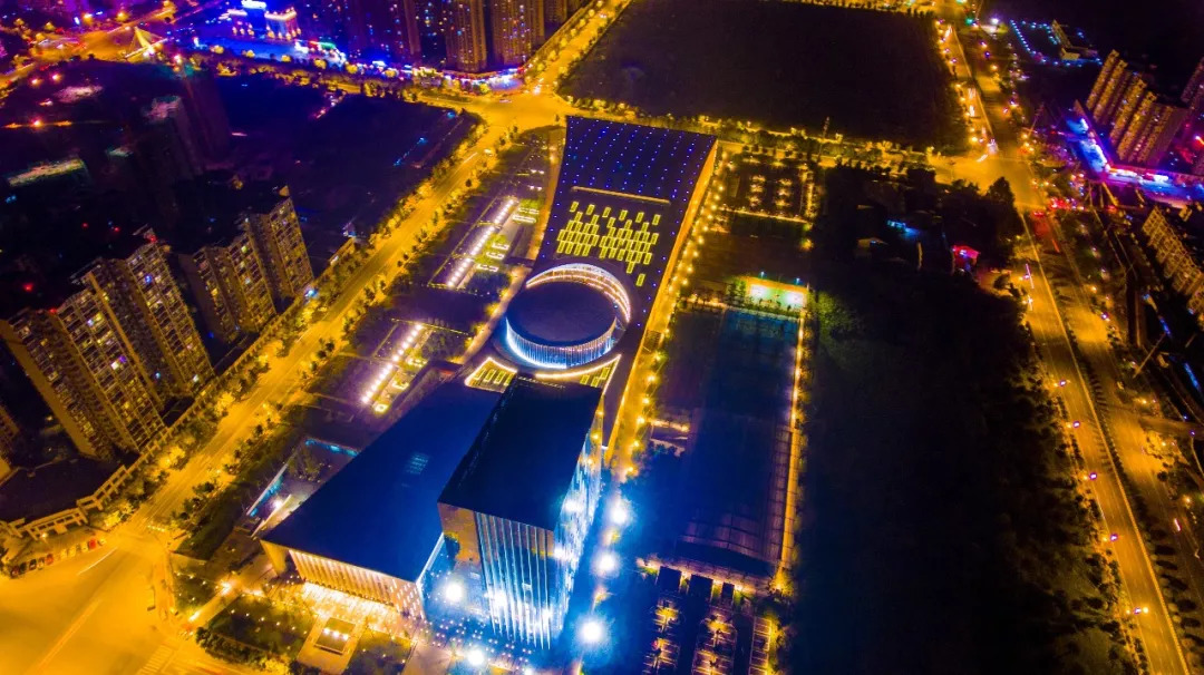 映象青白江｜汗流浃背才快活！傍晚的文体中心有最活力激情的一面！