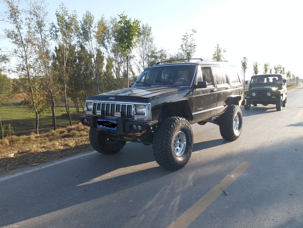 切诺基213改大脚,切诺基213升高5寸改装