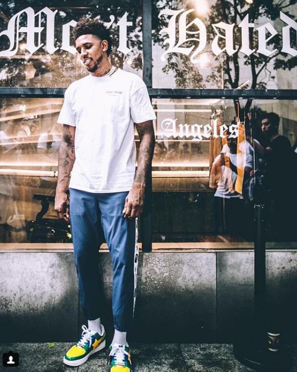 kanyewest,kanyewest上脚耐克回到未来