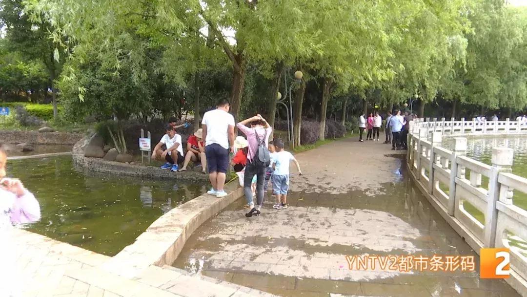 月牙潭公园免费拍照,月牙潭公园收费吗