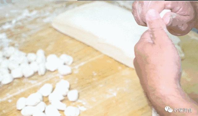 包子捏18个褶慢动作,捏包子的10种方法