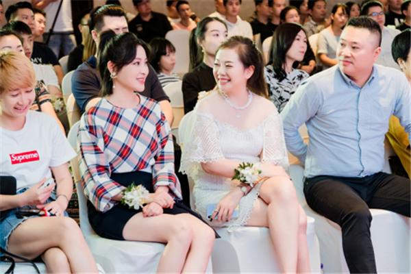 「麦地初茶」品牌发布会暨影视明星甘婷婷代言签约仪式！