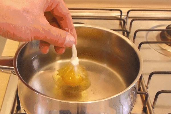 马桶堵保鲜膜怎么疏通,马桶堵了怎么用保鲜膜