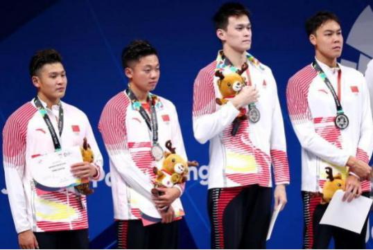 安踏竞争状况对比,安踏李宁之争