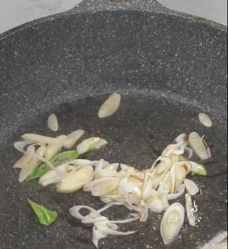 海兔子墨鱼仔家常做法,海兔子美食制作全攻略想学就来看