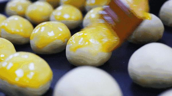 解放碑鲍师傅小贝,鲍师傅肉松小贝解放碑店